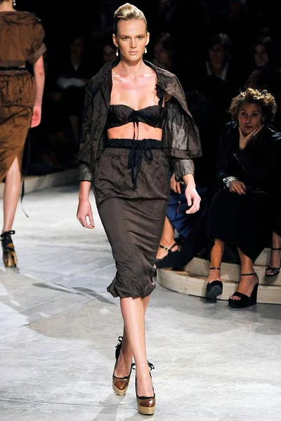 Look 4